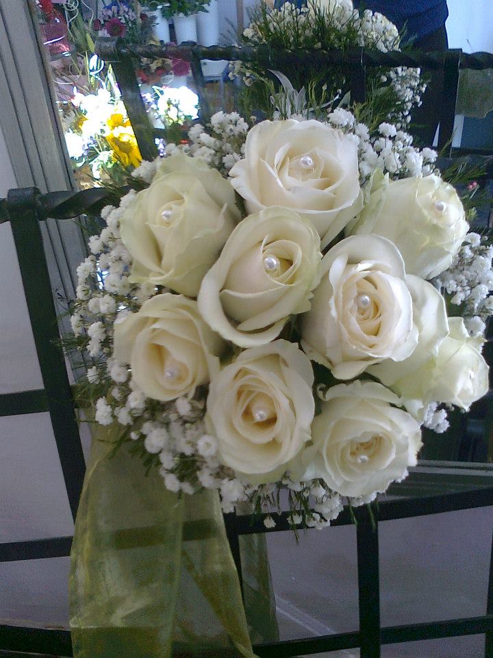 bidermajer od belih ruža