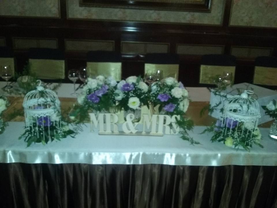 kompletan aranžman svadbenog stola